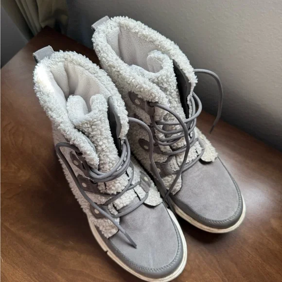 Sorel Gray and White Fleece-Lined Boots - Picture 3 of 7